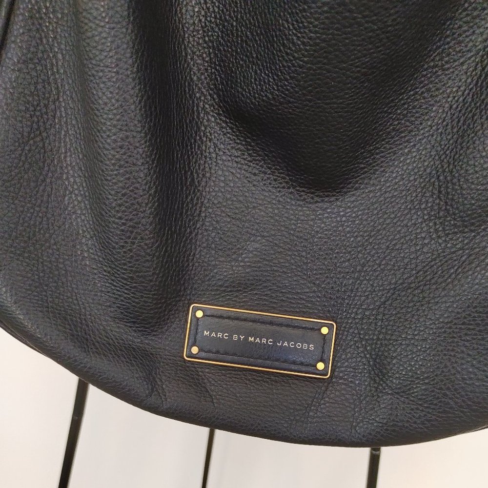 Marc by Marc Jacobs Black Leather Gold Hardware Shoulder Bag - Picture 2 of 13